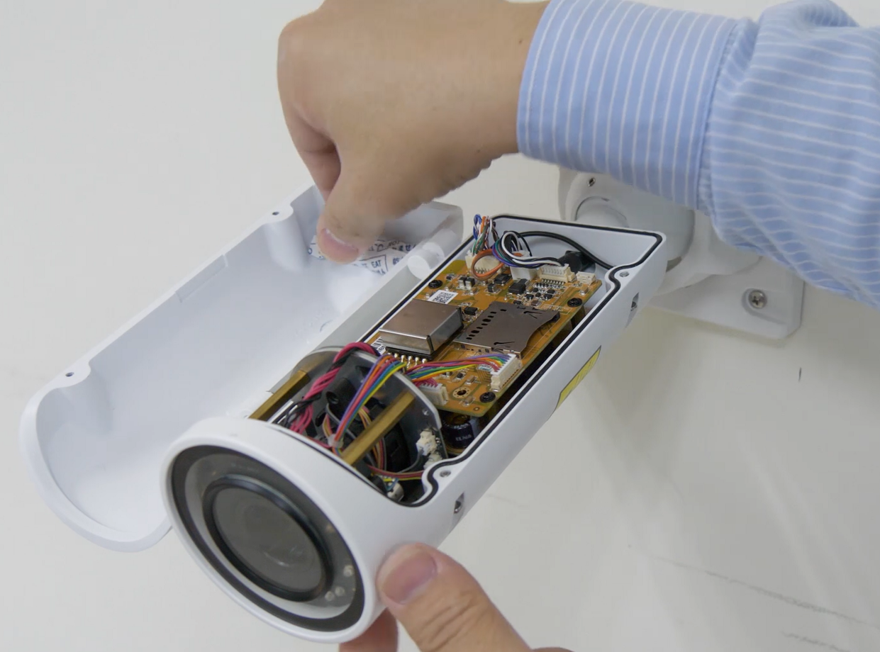 [All cameras] How to change the desiccant bag in Bullet Series cameras